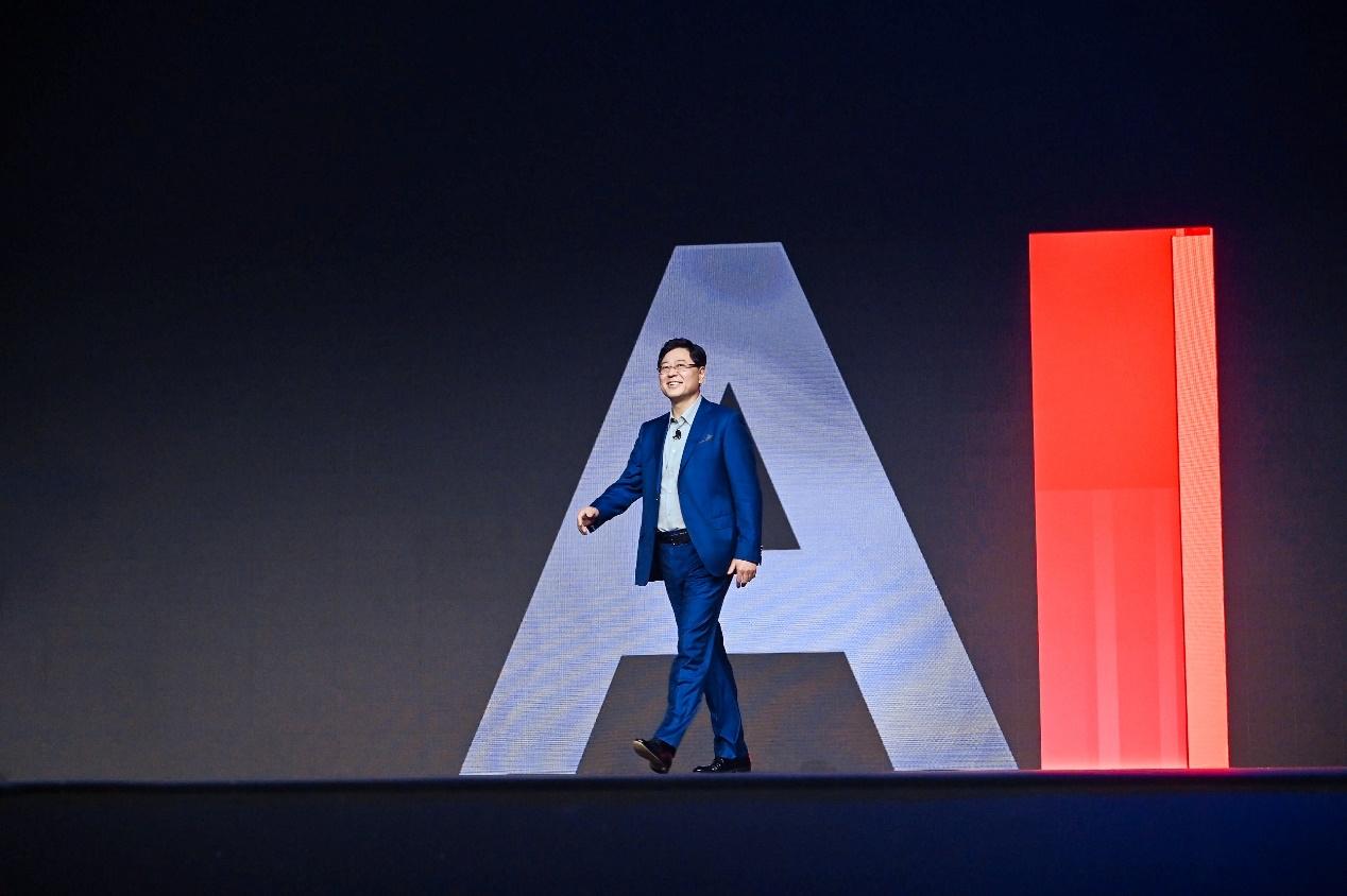 联想发布超级智能体矩阵开启AI全面渗透人