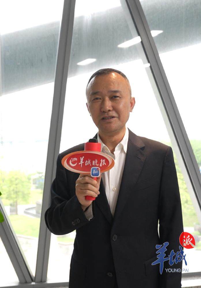 李明华：十六载“云端”养护“小蛮腰”舒展