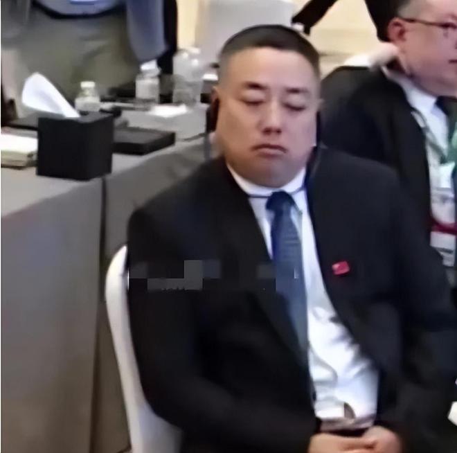这下让全球看笑话了！不让刘国梁当主席就算了俩候选人都不干净(图8)