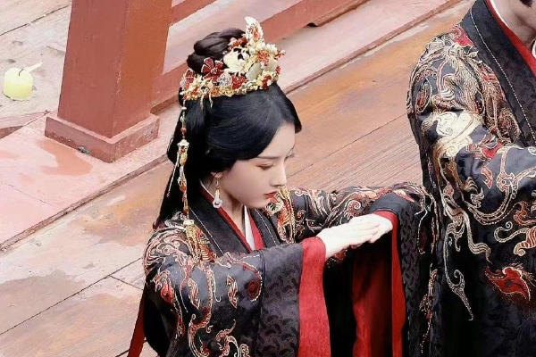 小马拉大车特点仙踪林引发网友热议(图1)