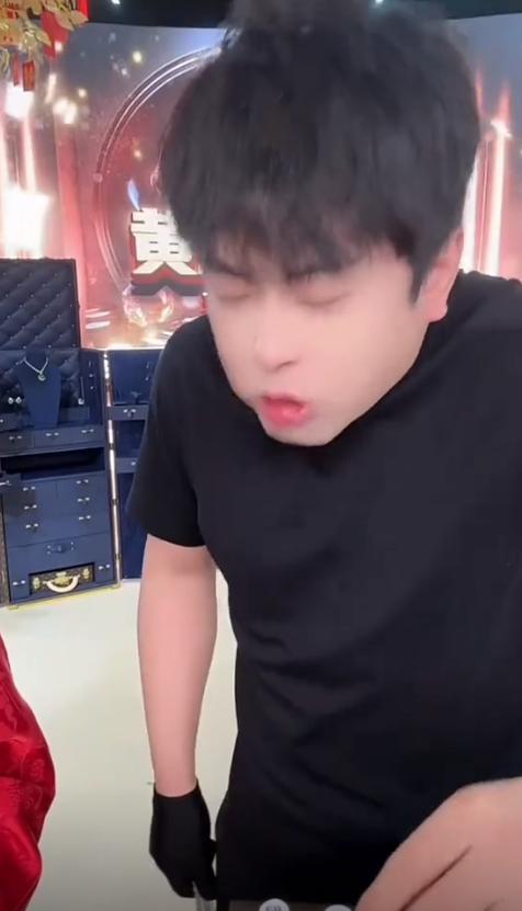 “肺部出现严重疾病”辛巴宣布退出直播行业！(图2)